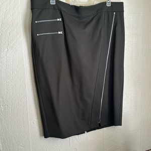 Nordstrom skirt.. color green, size 20. Never worn